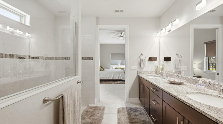 ORLANDO, Florida 32836, 4 Bedrooms Bedrooms, ,3 BathroomsBathrooms,Residential,For Sale,LEMON LAKE,0,MFRO6396167