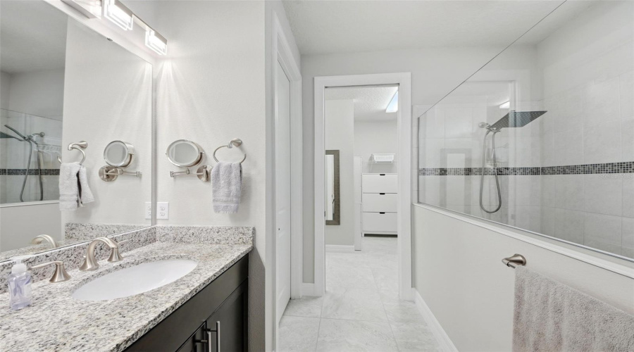 ORLANDO, Florida 32836, 4 Bedrooms Bedrooms, ,3 BathroomsBathrooms,Residential,For Sale,LEMON LAKE,0,MFRO6396167