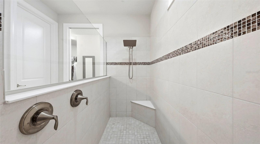 ORLANDO, Florida 32836, 4 Bedrooms Bedrooms, ,3 BathroomsBathrooms,Residential,For Sale,LEMON LAKE,0,MFRO6396167