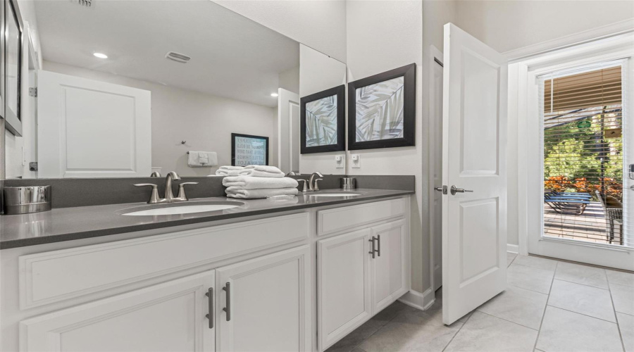 KISSIMMEE, Florida 34746, 9 Bedrooms Bedrooms, ,5 BathroomsBathrooms,Residential,For Sale,STOREY COVE,0,MFRO6399725