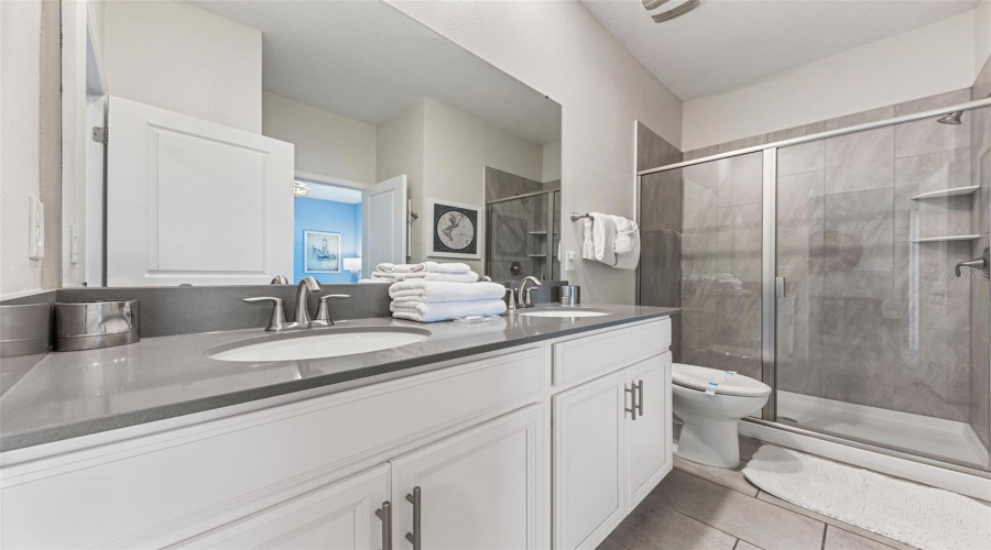 KISSIMMEE, Florida 34746, 9 Bedrooms Bedrooms, ,5 BathroomsBathrooms,Residential,For Sale,STOREY COVE,0,MFRO6399725