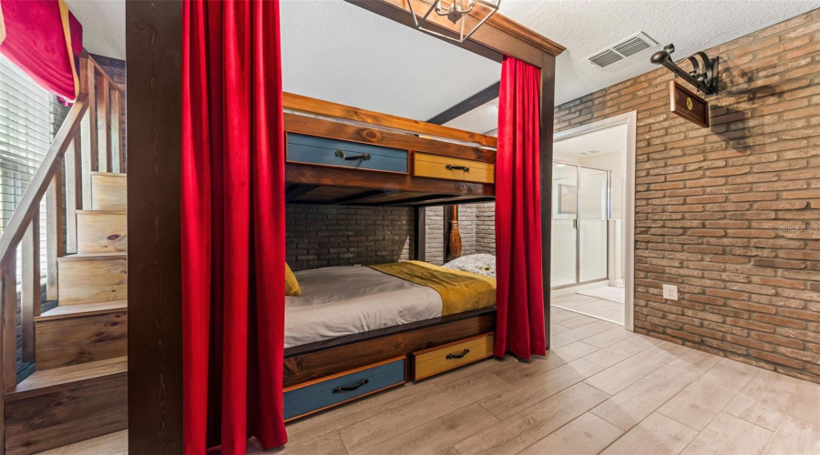 KISSIMMEE, Florida 34746, 9 Bedrooms Bedrooms, ,5 BathroomsBathrooms,Residential,For Sale,STOREY COVE,0,MFRO6399725