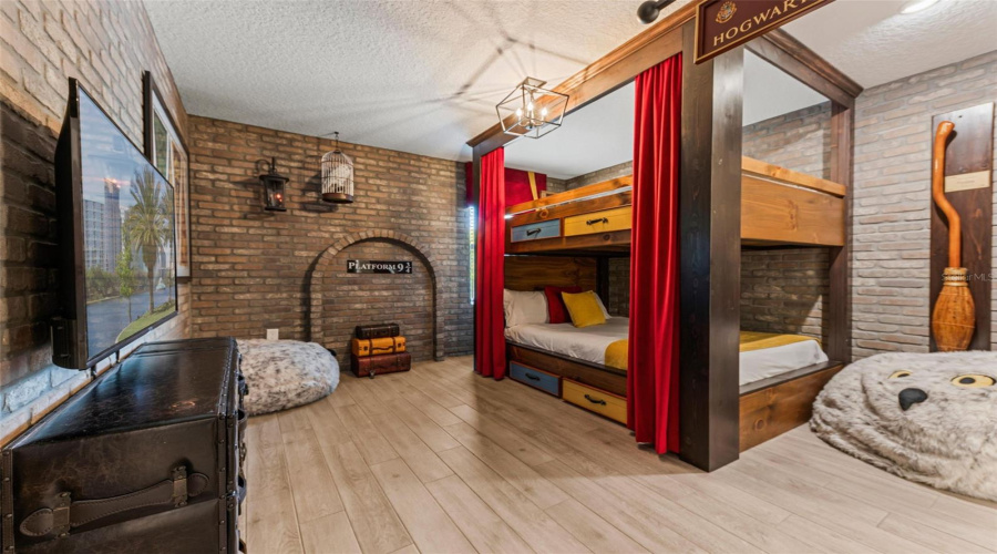 KISSIMMEE, Florida 34746, 9 Bedrooms Bedrooms, ,5 BathroomsBathrooms,Residential,For Sale,STOREY COVE,0,MFRO6399725