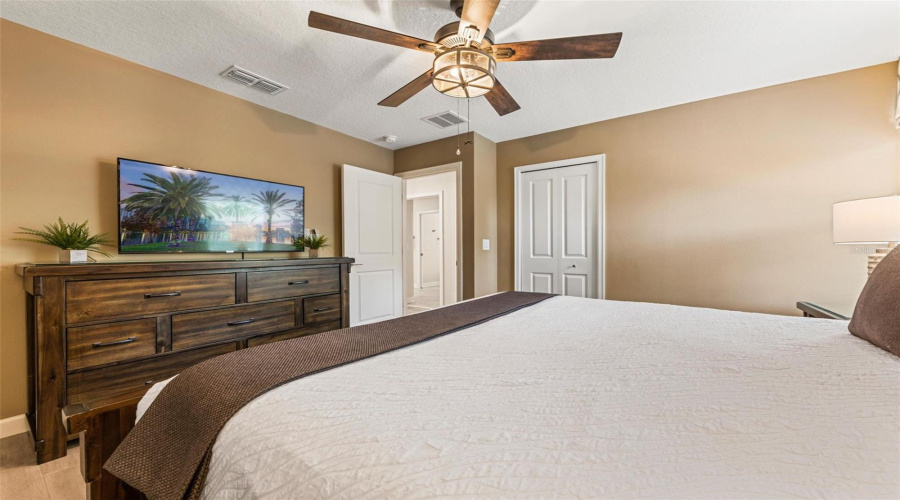 KISSIMMEE, Florida 34746, 9 Bedrooms Bedrooms, ,5 BathroomsBathrooms,Residential,For Sale,STOREY COVE,0,MFRO6399725