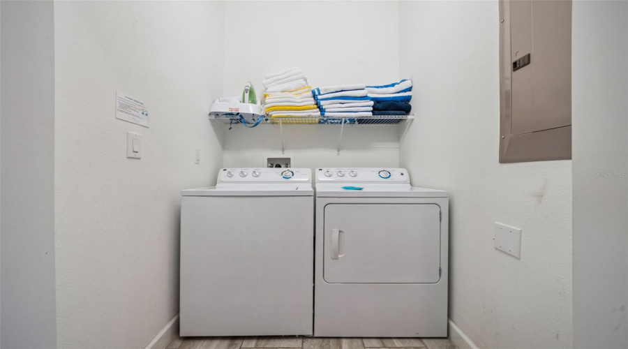 DAVENPORT, Florida 33896, 5 Bedrooms Bedrooms, ,4 BathroomsBathrooms,Residential,For Sale,MOON VALLEY,0,MFRS5147968