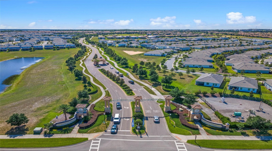 DAVENPORT, Florida 33896, 5 Bedrooms Bedrooms, ,4 BathroomsBathrooms,Residential,For Sale,MOON VALLEY,0,MFRS5147968