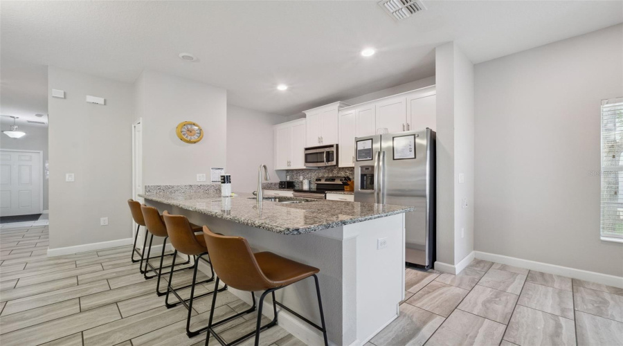 DAVENPORT, Florida 33896, 5 Bedrooms Bedrooms, ,4 BathroomsBathrooms,Residential,For Sale,MOON VALLEY,0,MFRS5147968