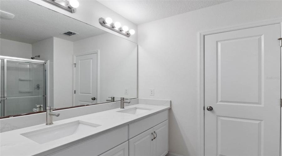 DAVENPORT, Florida 33837, 4 Bedrooms Bedrooms, ,2 BathroomsBathrooms,Residential,For Sale,HAMLET LOOP,0,MFRS5147916