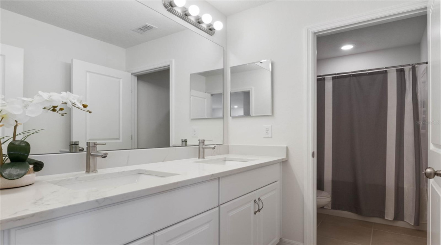 DAVENPORT, Florida 33837, 4 Bedrooms Bedrooms, ,2 BathroomsBathrooms,Residential,For Sale,HAMLET LOOP,0,MFRS5147916