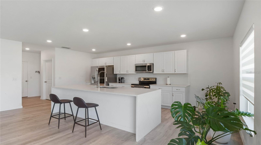 DAVENPORT, Florida 33837, 4 Bedrooms Bedrooms, ,2 BathroomsBathrooms,Residential,For Sale,HAMLET LOOP,0,MFRS5147916