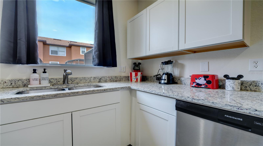 KISSIMMEE, Florida 34746, 4 Bedrooms Bedrooms, ,3 BathroomsBathrooms,Residential,For Sale,ROADSTER,0,MFRO6398687