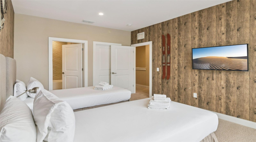 KISSIMMEE, Florida 34747, 4 Bedrooms Bedrooms, ,4 BathroomsBathrooms,Residential,For Sale,ROCKEFELLER,0,MFRO6397247