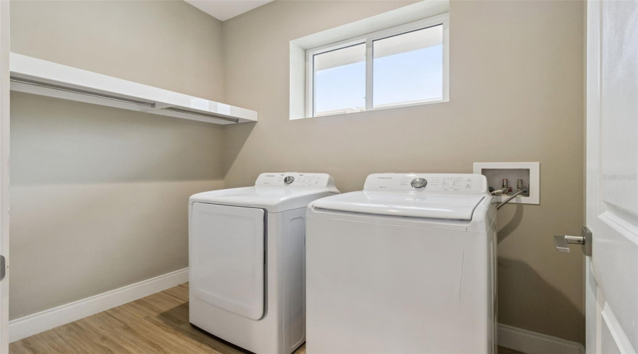 KISSIMMEE, Florida 34747, 4 Bedrooms Bedrooms, ,4 BathroomsBathrooms,Residential,For Sale,ROCKEFELLER,0,MFRO6397247