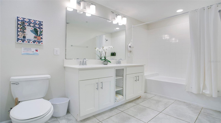 KISSIMMEE, Florida 34746, 2 Bedrooms Bedrooms, ,2 BathroomsBathrooms,Residential,For Sale,PARADOX,0,MFRS5147912