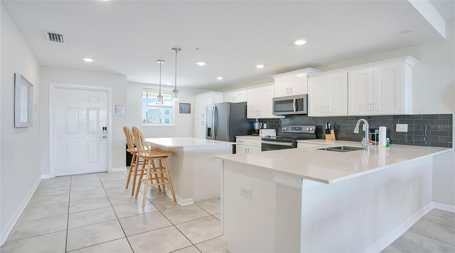 KISSIMMEE, Florida 34746, 2 Bedrooms Bedrooms, ,2 BathroomsBathrooms,Residential,For Sale,PARADOX,0,MFRS5147912