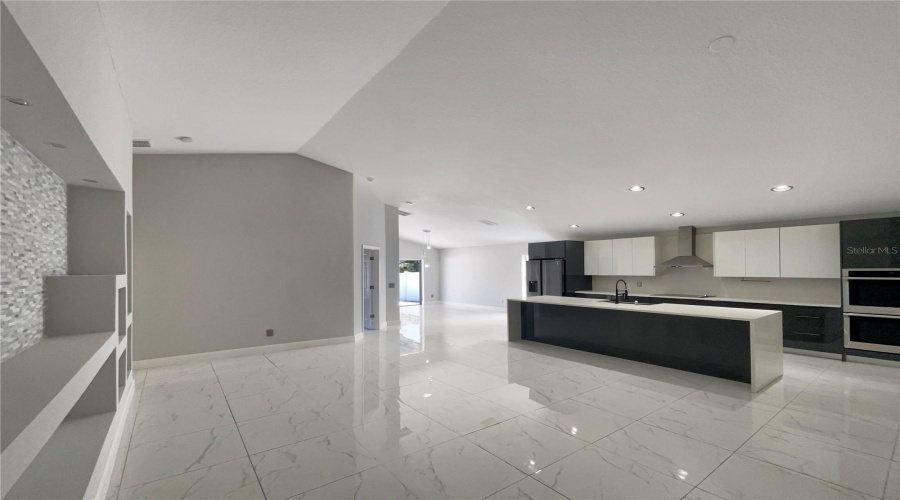 DAVENPORT, Florida 33897, 4 Bedrooms Bedrooms, ,2 BathroomsBathrooms,Residential,For Sale,BRAYTON,0,MFRO6371306