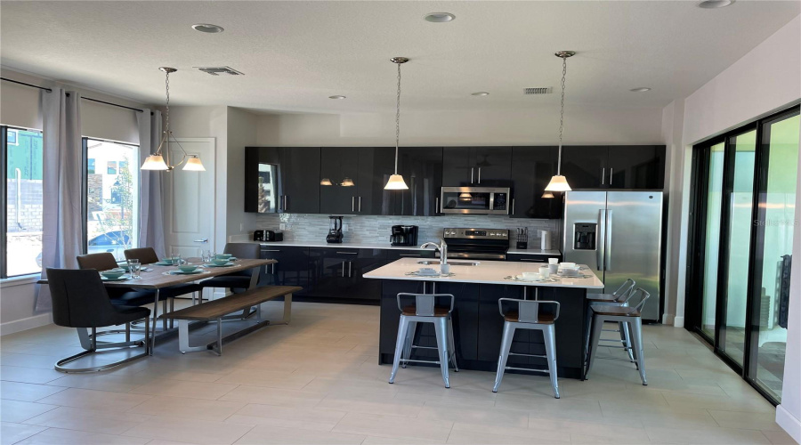 Kitchen/Dining Combo