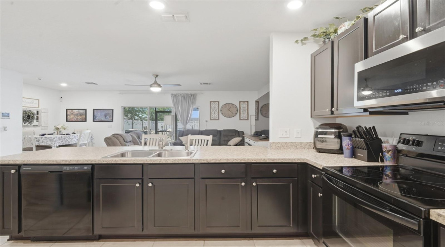 KISSIMMEE, Florida 34747, 3 Bedrooms Bedrooms, ,2 BathroomsBathrooms,Residential,For Sale,ALBA,0,MFRO6398974