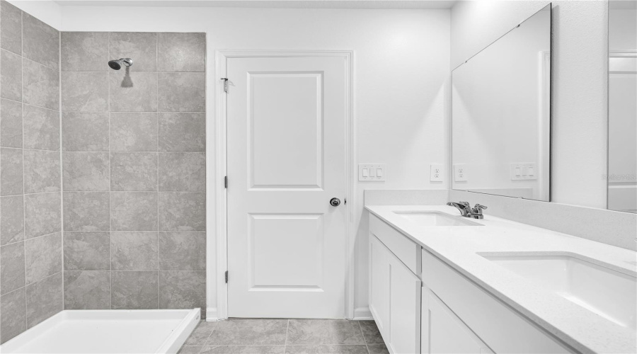 DAVENPORT, Florida 33837, 4 Bedrooms Bedrooms, ,3 BathroomsBathrooms,Residential,For Sale,WATERFALL,0,MFRO6351299