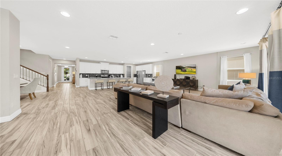 KISSIMMEE, Florida 34747, 9 Bedrooms Bedrooms, ,6 BathroomsBathrooms,Residential,For Sale,PELICAN COVE,0,MFRO6399359