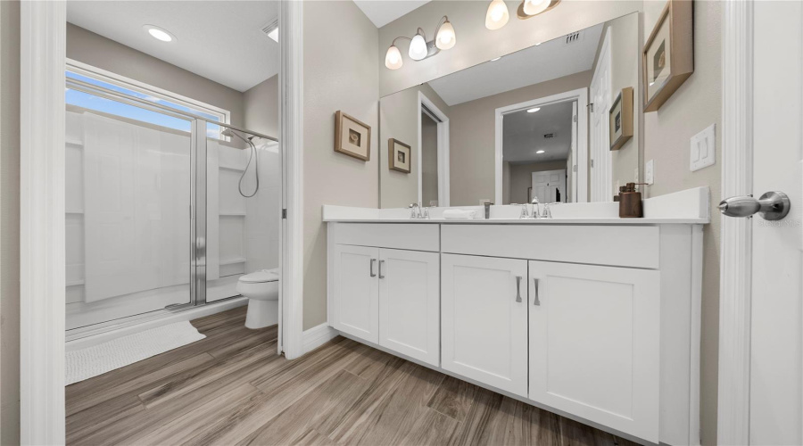 KISSIMMEE, Florida 34747, 9 Bedrooms Bedrooms, ,6 BathroomsBathrooms,Residential,For Sale,PELICAN COVE,0,MFRO6399359