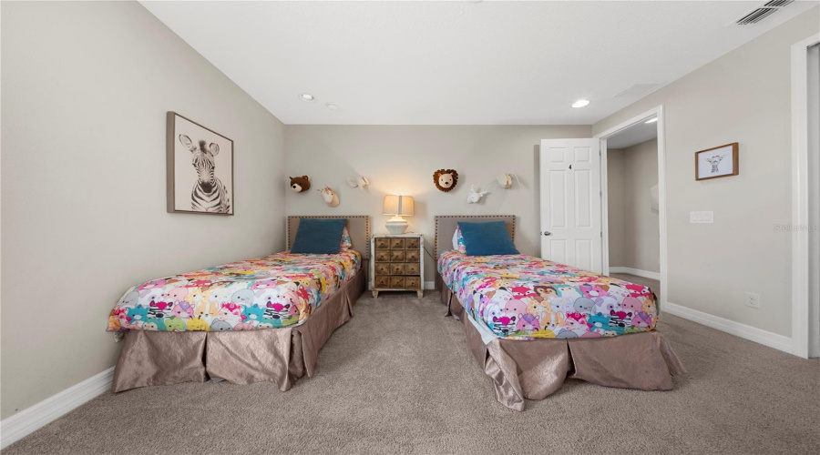 KISSIMMEE, Florida 34747, 9 Bedrooms Bedrooms, ,6 BathroomsBathrooms,Residential,For Sale,PELICAN COVE,0,MFRO6399359