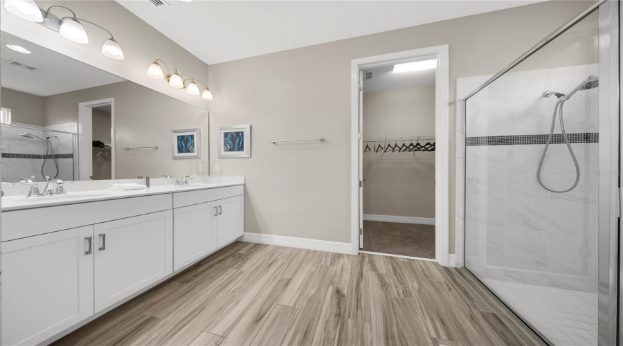 KISSIMMEE, Florida 34747, 9 Bedrooms Bedrooms, ,6 BathroomsBathrooms,Residential,For Sale,PELICAN COVE,0,MFRO6399359