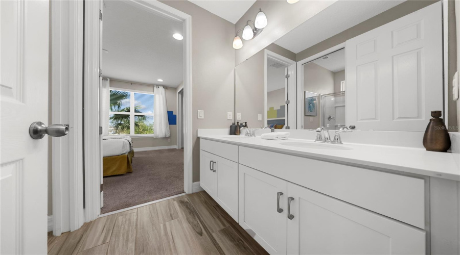 KISSIMMEE, Florida 34747, 9 Bedrooms Bedrooms, ,6 BathroomsBathrooms,Residential,For Sale,PELICAN COVE,0,MFRO6399359