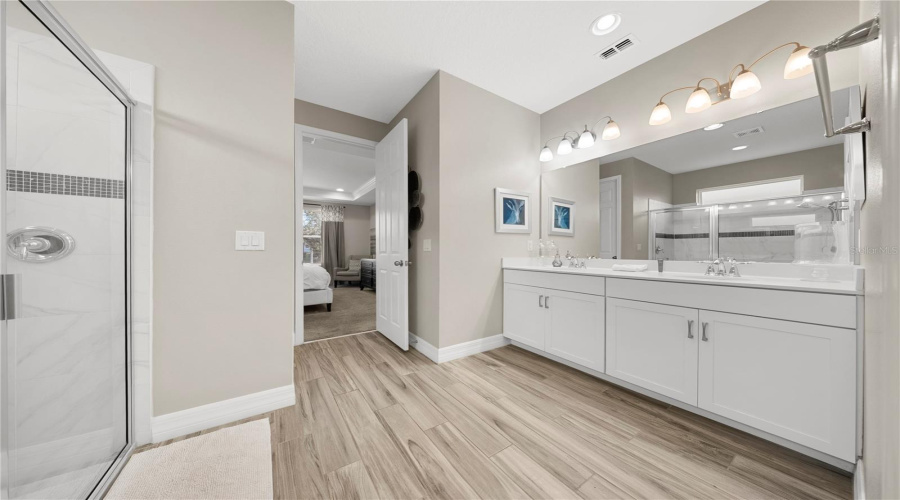 KISSIMMEE, Florida 34747, 9 Bedrooms Bedrooms, ,6 BathroomsBathrooms,Residential,For Sale,PELICAN COVE,0,MFRO6399359