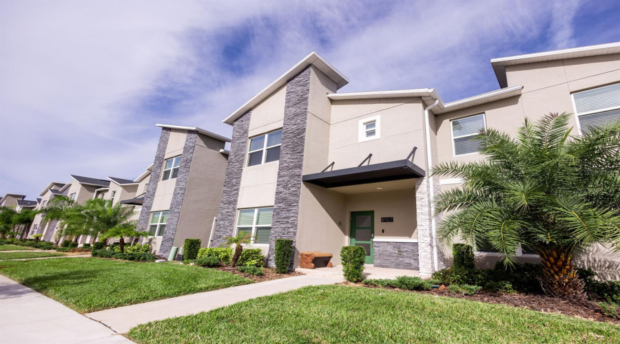 KISSIMMEE, Florida 34747, 5 Bedrooms Bedrooms, ,4 BathroomsBathrooms,Residential,For Sale,CABOT CLIFFS,0,MFRO6399795