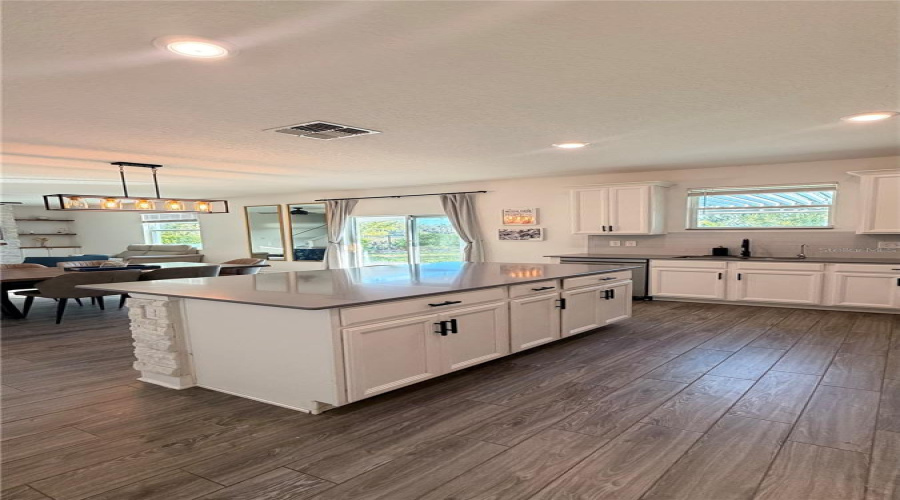 DAVENPORT, Florida 33837, 4 Bedrooms Bedrooms, ,2 BathroomsBathrooms,Residential,For Sale,OAK BLUFF,0,MFRO6393836