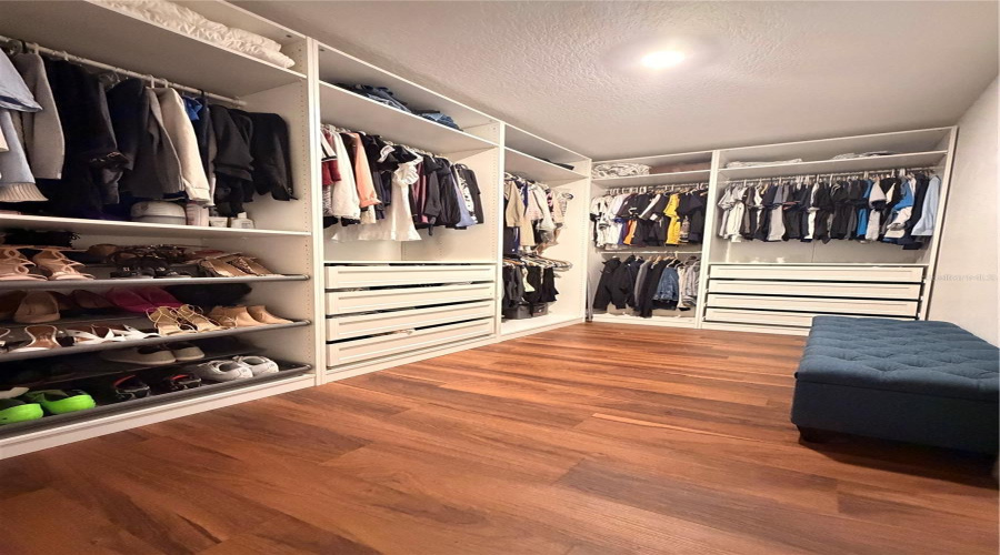 DAVENPORT, Florida 33837, 4 Bedrooms Bedrooms, ,2 BathroomsBathrooms,Residential,For Sale,OAK BLUFF,0,MFRO6393836