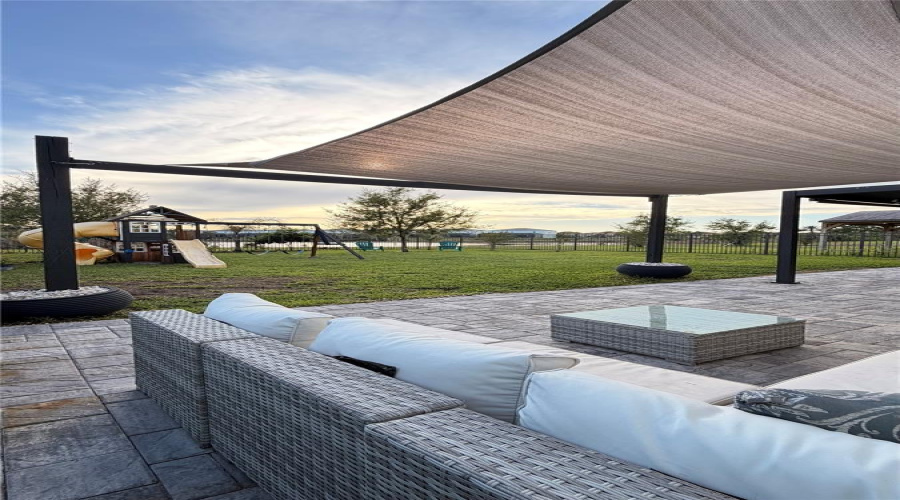 DAVENPORT, Florida 33837, 4 Bedrooms Bedrooms, ,2 BathroomsBathrooms,Residential,For Sale,OAK BLUFF,0,MFRO6393836