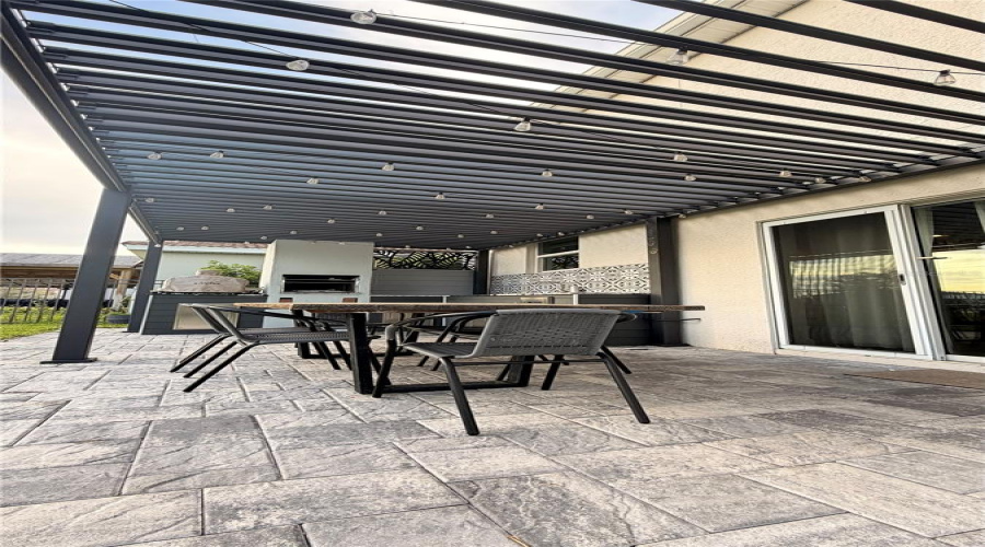 DAVENPORT, Florida 33837, 4 Bedrooms Bedrooms, ,2 BathroomsBathrooms,Residential,For Sale,OAK BLUFF,0,MFRO6393836