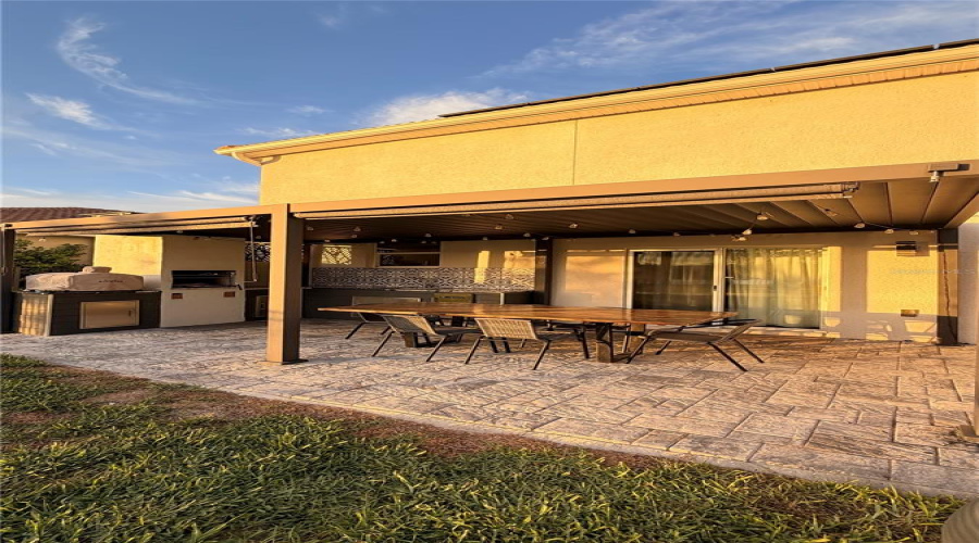 DAVENPORT, Florida 33837, 4 Bedrooms Bedrooms, ,2 BathroomsBathrooms,Residential,For Sale,OAK BLUFF,0,MFRO6393836