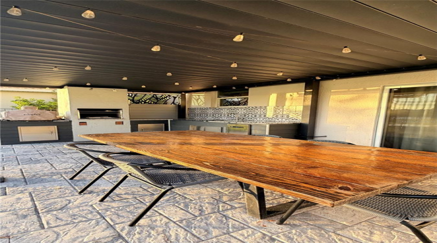 DAVENPORT, Florida 33837, 4 Bedrooms Bedrooms, ,2 BathroomsBathrooms,Residential,For Sale,OAK BLUFF,0,MFRO6393836