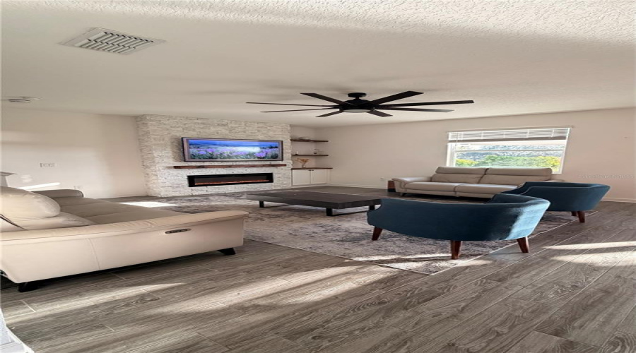 DAVENPORT, Florida 33837, 4 Bedrooms Bedrooms, ,2 BathroomsBathrooms,Residential,For Sale,OAK BLUFF,0,MFRO6393836