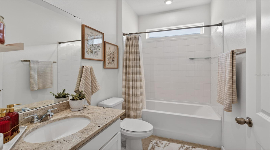 KISSIMMEE, Florida 34747, 5 Bedrooms Bedrooms, ,3 BathroomsBathrooms,Residential,For Sale,LAKESHORE BREEZE,0,MFRO6399978