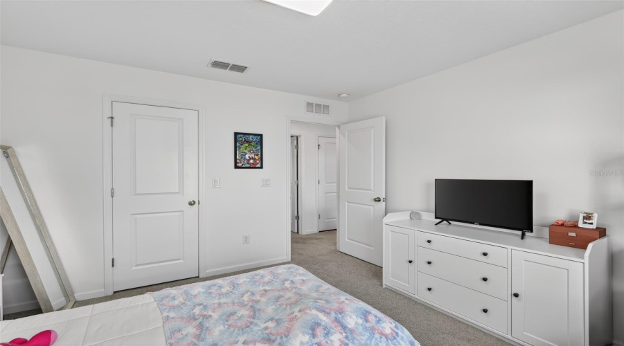 KISSIMMEE, Florida 34747, 5 Bedrooms Bedrooms, ,3 BathroomsBathrooms,Residential,For Sale,LAKESHORE BREEZE,0,MFRO6399978