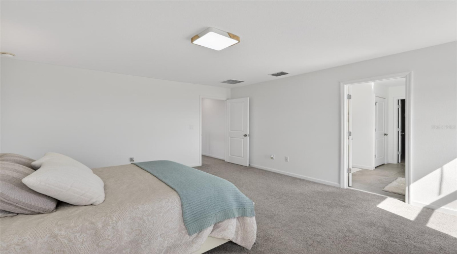 KISSIMMEE, Florida 34747, 5 Bedrooms Bedrooms, ,3 BathroomsBathrooms,Residential,For Sale,LAKESHORE BREEZE,0,MFRO6399978