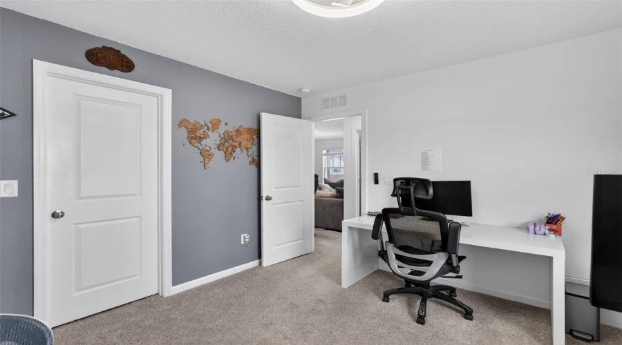 KISSIMMEE, Florida 34747, 5 Bedrooms Bedrooms, ,3 BathroomsBathrooms,Residential,For Sale,LAKESHORE BREEZE,0,MFRO6399978