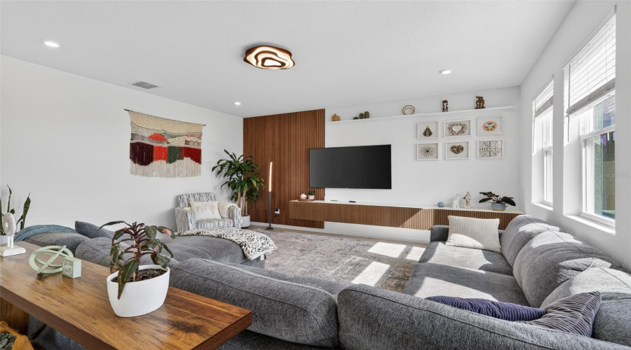 KISSIMMEE, Florida 34747, 5 Bedrooms Bedrooms, ,3 BathroomsBathrooms,Residential,For Sale,LAKESHORE BREEZE,0,MFRO6399978