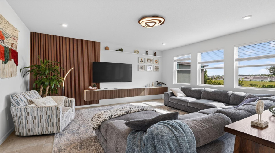 KISSIMMEE, Florida 34747, 5 Bedrooms Bedrooms, ,3 BathroomsBathrooms,Residential,For Sale,LAKESHORE BREEZE,0,MFRO6399978