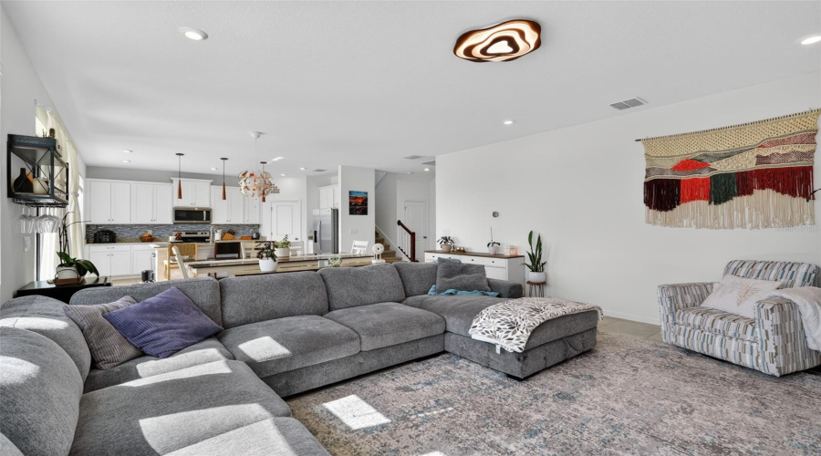 KISSIMMEE, Florida 34747, 5 Bedrooms Bedrooms, ,3 BathroomsBathrooms,Residential,For Sale,LAKESHORE BREEZE,0,MFRO6399978