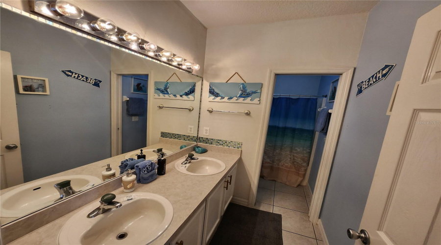 DAVENPORT, Florida 33837, 5 Bedrooms Bedrooms, ,3 BathroomsBathrooms,Residential,For Sale,KNOLLWOOD,0,MFRO6399990