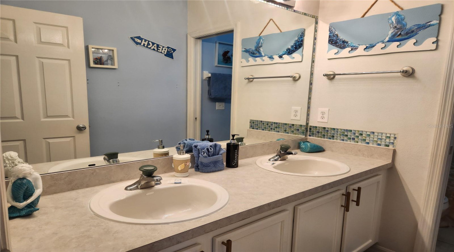 DAVENPORT, Florida 33837, 5 Bedrooms Bedrooms, ,3 BathroomsBathrooms,Residential,For Sale,KNOLLWOOD,0,MFRO6399990