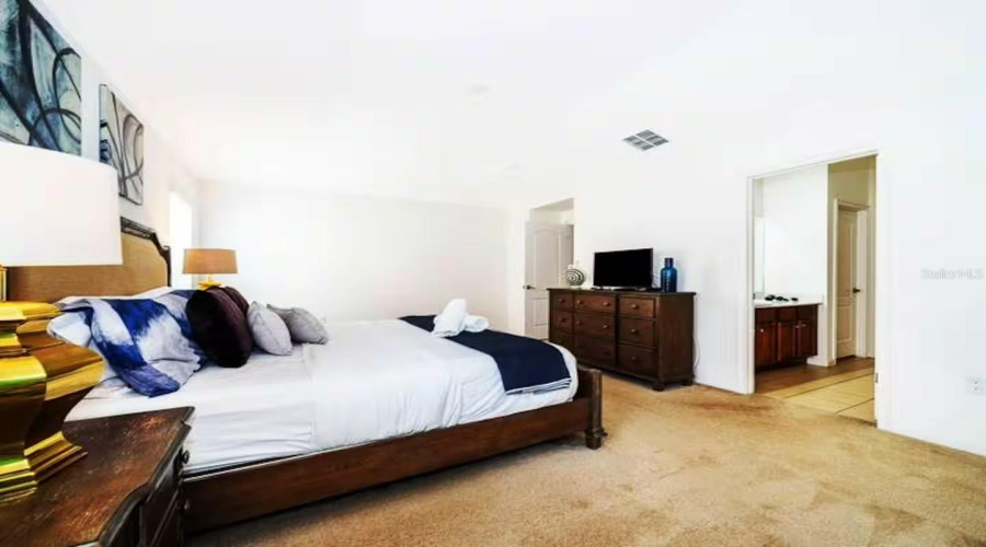 DAVENPORT, Florida 33837, 4 Bedrooms Bedrooms, ,3 BathroomsBathrooms,Residential,For Sale,VIOLA,0,MFRO6399797