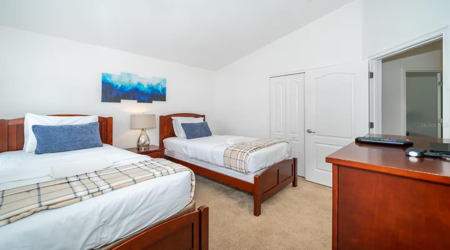 DAVENPORT, Florida 33837, 4 Bedrooms Bedrooms, ,3 BathroomsBathrooms,Residential,For Sale,VIOLA,0,MFRO6399797