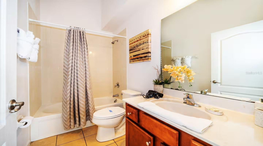 DAVENPORT, Florida 33837, 4 Bedrooms Bedrooms, ,3 BathroomsBathrooms,Residential,For Sale,VIOLA,0,MFRO6399797