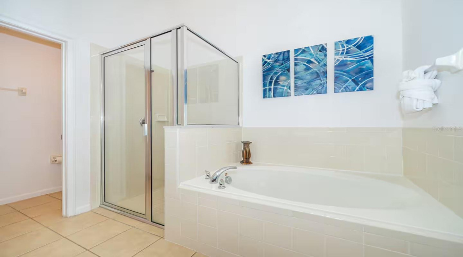 DAVENPORT, Florida 33837, 4 Bedrooms Bedrooms, ,3 BathroomsBathrooms,Residential,For Sale,VIOLA,0,MFRO6399797